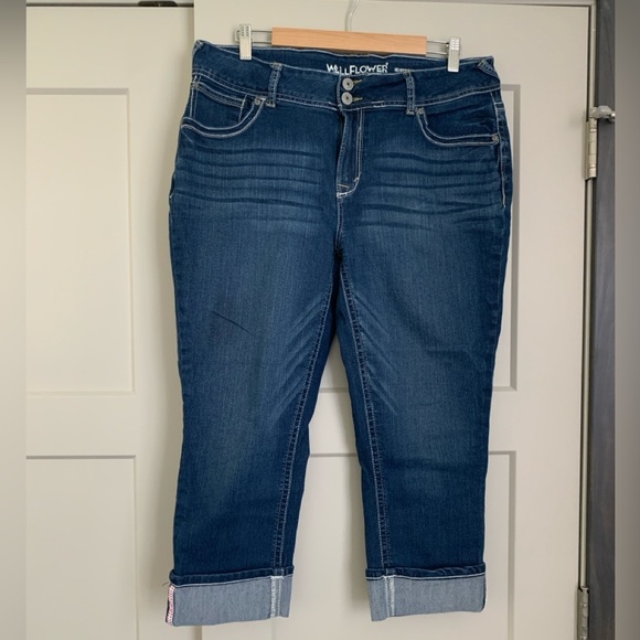 Wallflower Dark Blue Curvy Fit Capri Jeans - Picture 2 of 3